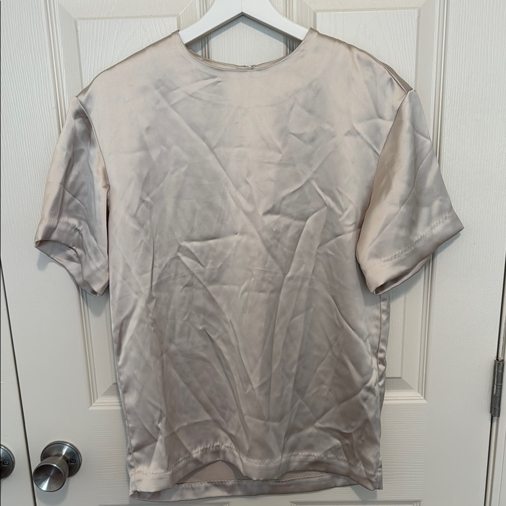 H&M Cream Short Sleeve Tee Minimalist Design